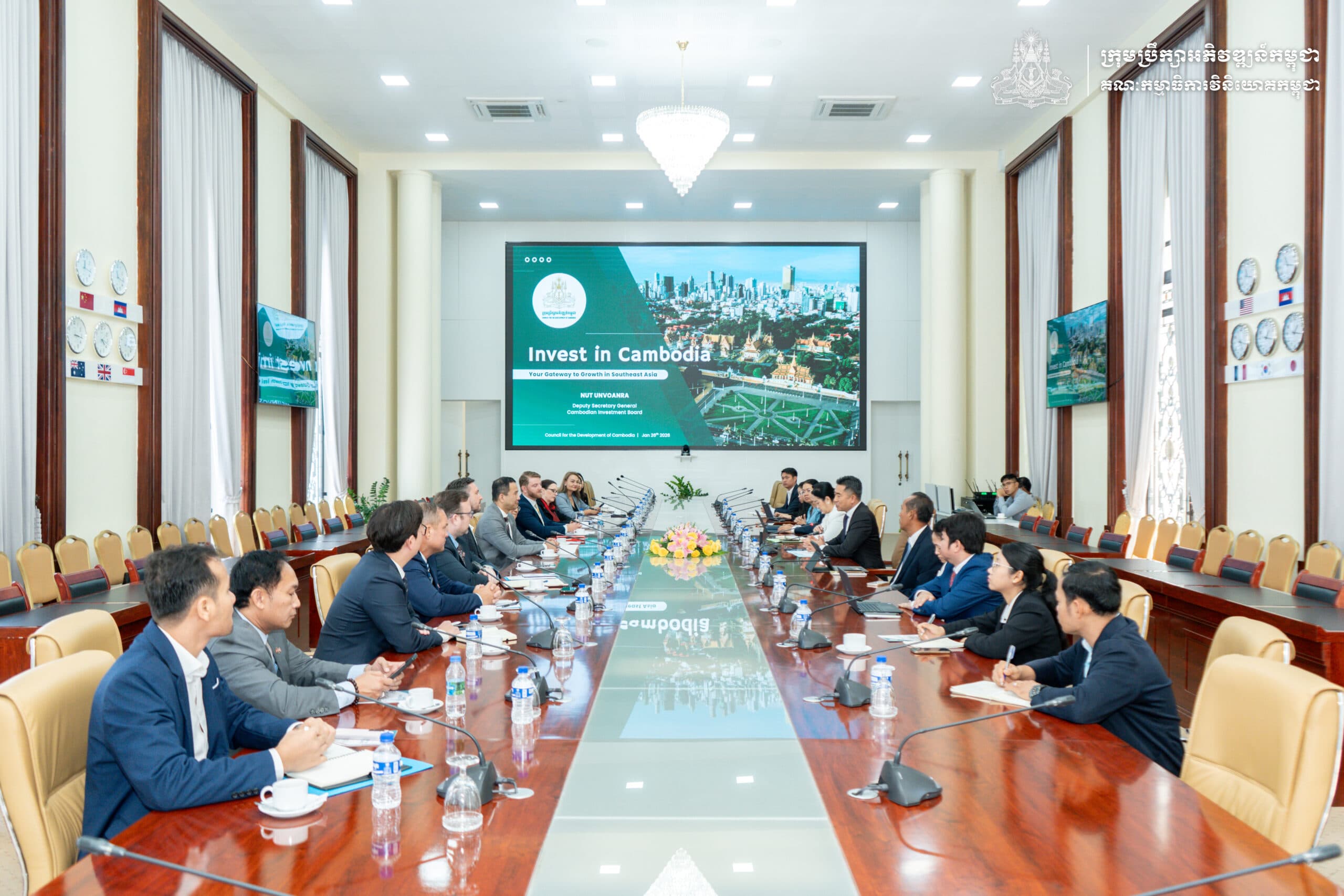 ឯកឧត្តម នុត អ៊ុនវ័ណរ៉ា បានទទួលជួបពិភាក្សាការងារជាមួយគណៈប្រតិភូសភាពាណិជ្ជកម្មកម្ពុជា ប្រចាំរដ្ឋកាលីហ្វ័រញ៉ា